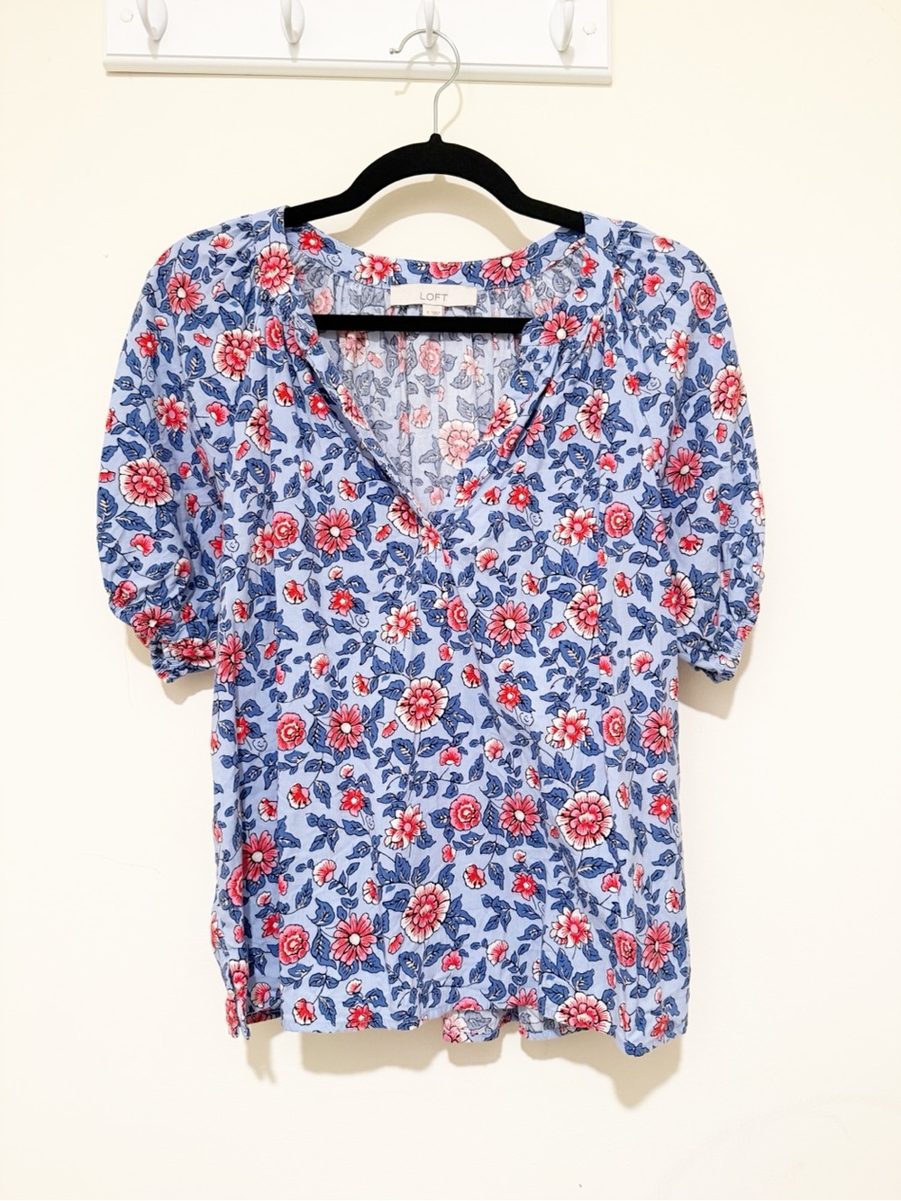 LOFT Light Blue Floral V-Neck Puff Sleeve Blouse
